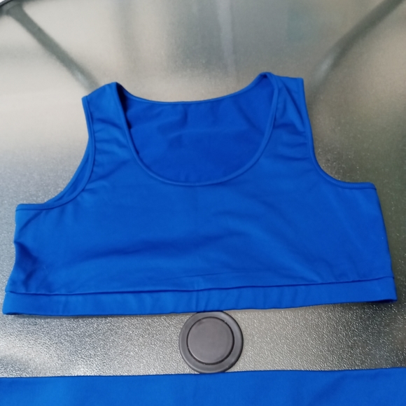 New without tag - 2 piece crop top & pencil skirt. - Picture 6 of 10